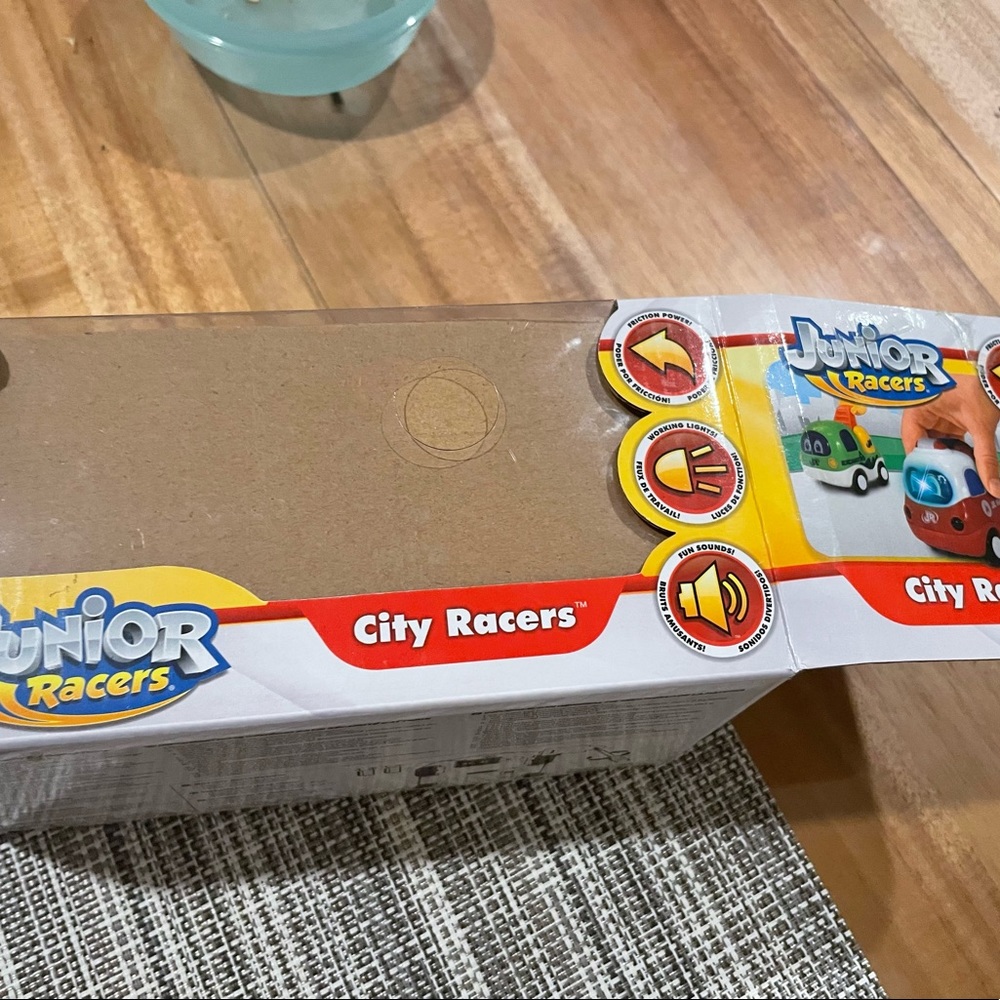 Red - Picture 4 of 4